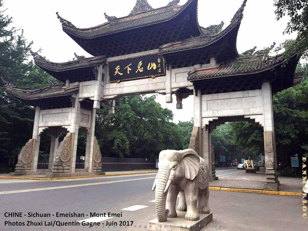 Emeishan 004.JPG